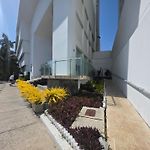 Oceanfront 2Br With Balcony Near Walled City