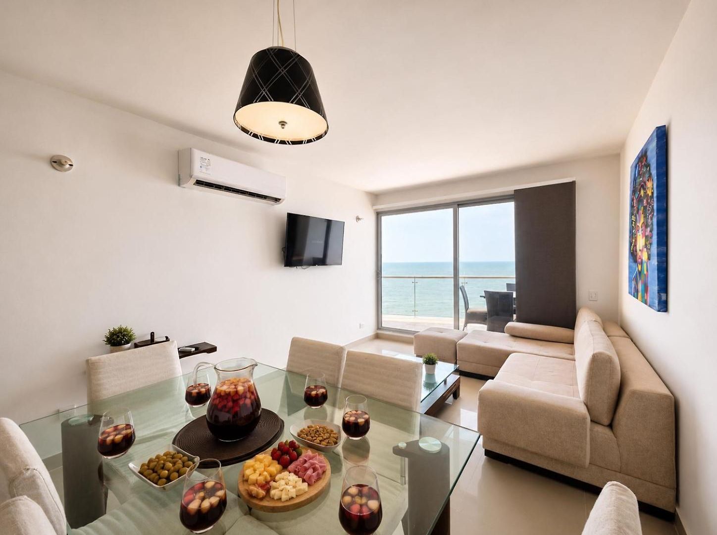 Oceanfront 2br With Balcony Near Walled * Cartagena