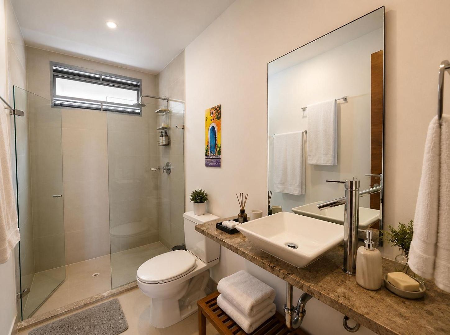 Oceanfront 2br With Balcony Near Walled Apartamento *
