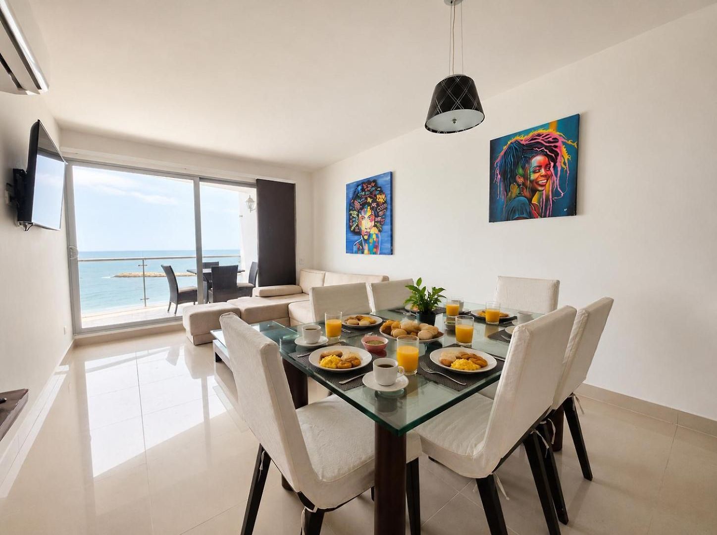 Oceanfront 2br With Balcony Near Walled