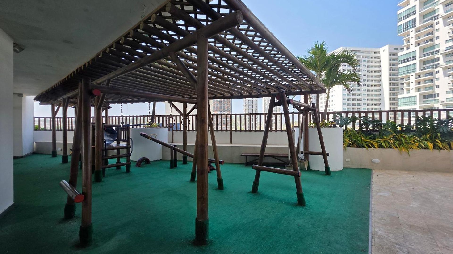 Oceanfront 2br With Balcony Near Walled * Cartagena