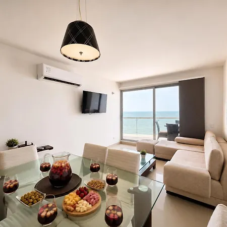 Oceanfront 2br With Balcony Near Walled * Cartagena