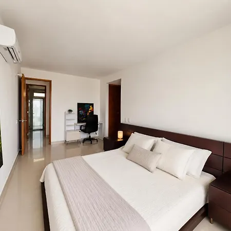 Oceanfront 2br With Balcony Near Walled * Cartagena