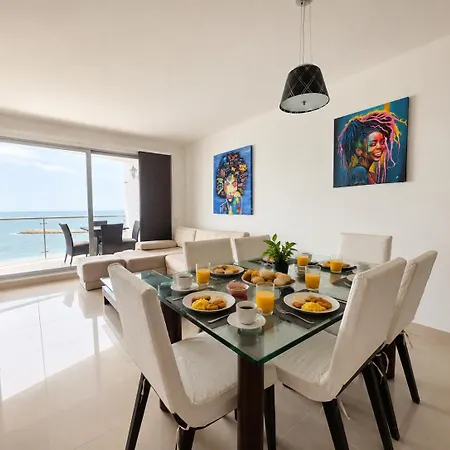Oceanfront 2br With Balcony Near Walled